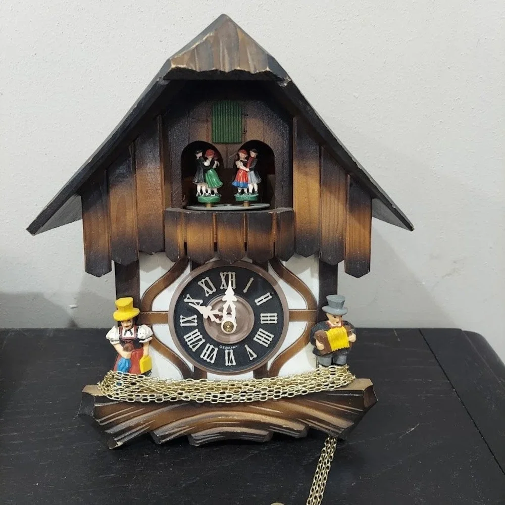 Vintage German Cuckoo Clock Swiss Musical Movement Cuendet Dancing Figures 10/22